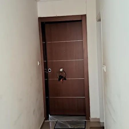 Location! Spacious 2 Bdrm With Balcony