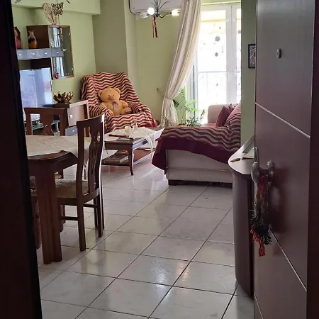 Location! Spacious 2 Bdrm With Balcony *