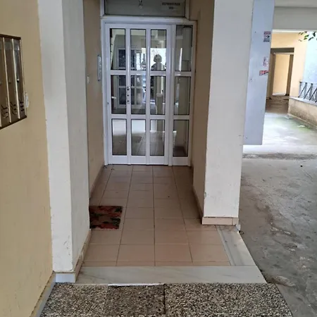 Location! Spacious 2 Bdrm With Balcony * Szpárti