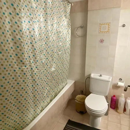 Location! Spacious 2 Bdrm With Balcony Apartamento *