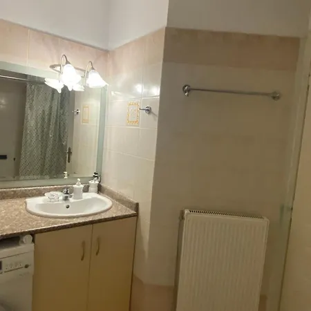 Апартаменты Location! Spacious 2 Bdrm With Balcony