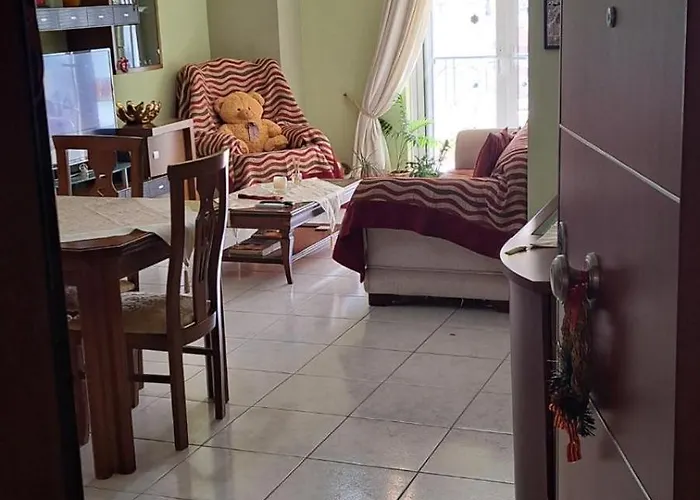 Location! Spacious 2 Bdrm With Balcony *