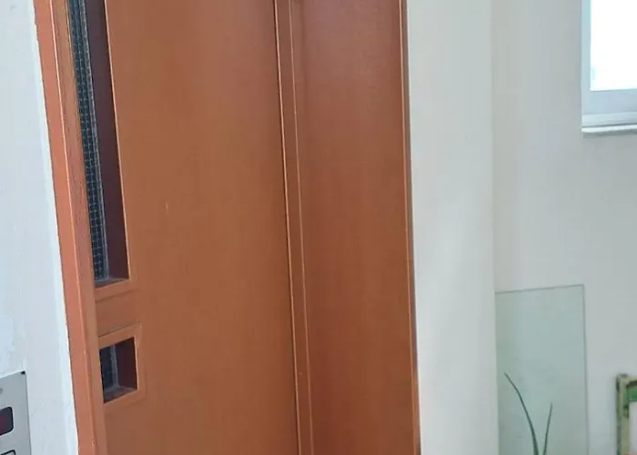 Location! Spacious 2 Bdrm With Balcony 아파트