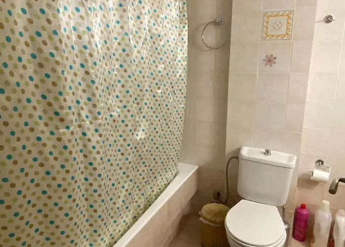 Location! Spacious 2 Bdrm With Balcony Apartamento *